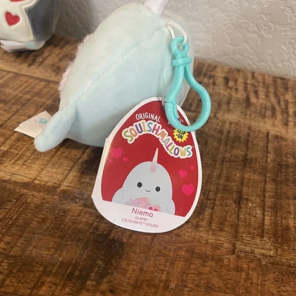 Squishmallow 3.5” Heart Valentine Ryan Husky Clip On Keychain- NWT Narwhal Niema